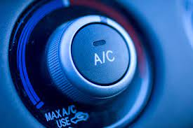 Read more about the article Naprawa i konserwacja układu klimatyzacji w samochodzie